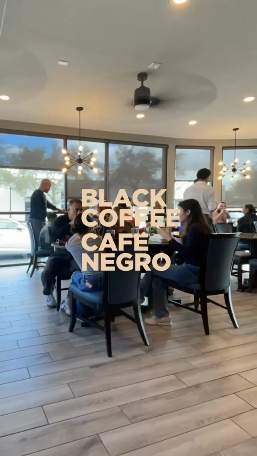 Ambiente y experiencia del restaurante Black Coffee / Café Negro